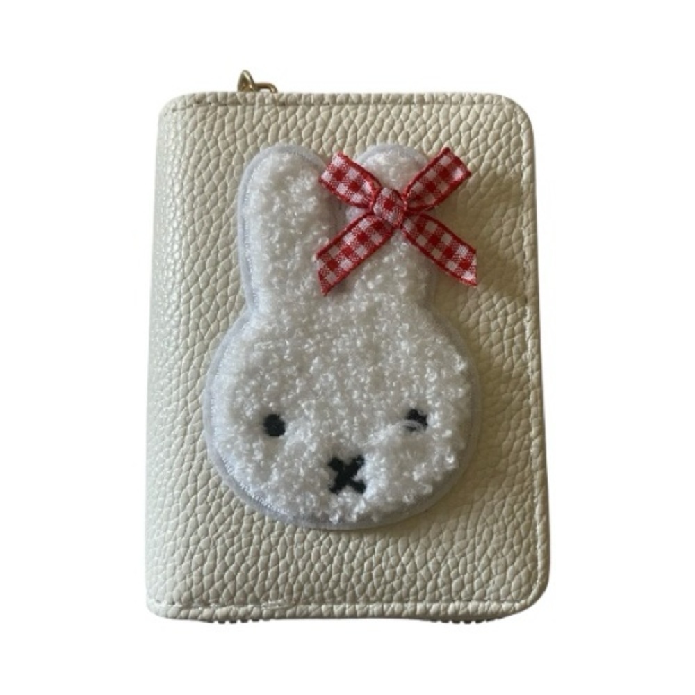 NWOT-KAWAII-WHITE ZIP AROUND WALLET